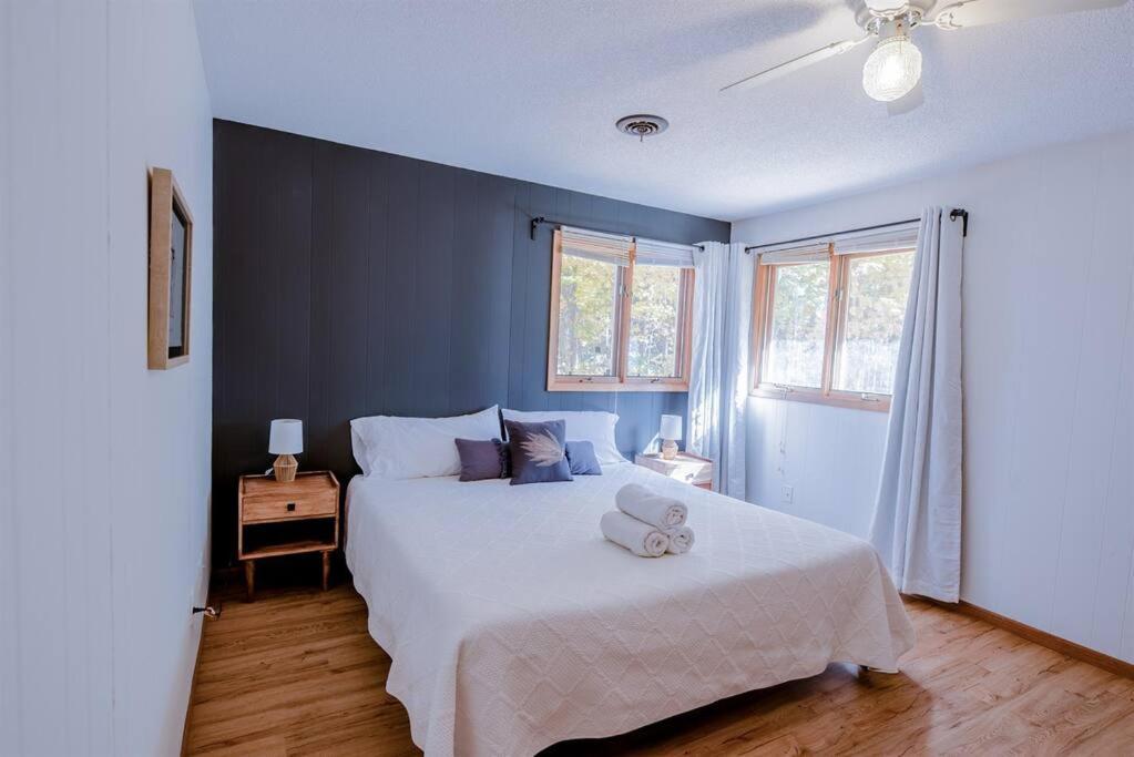 Fall Getaway Resort-3 King Suites, Dog-Friendly Seeley 外观 照片