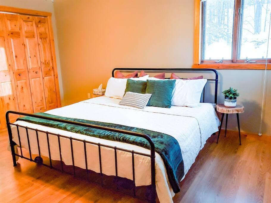 Fall Getaway Resort-3 King Suites, Dog-Friendly Seeley 外观 照片