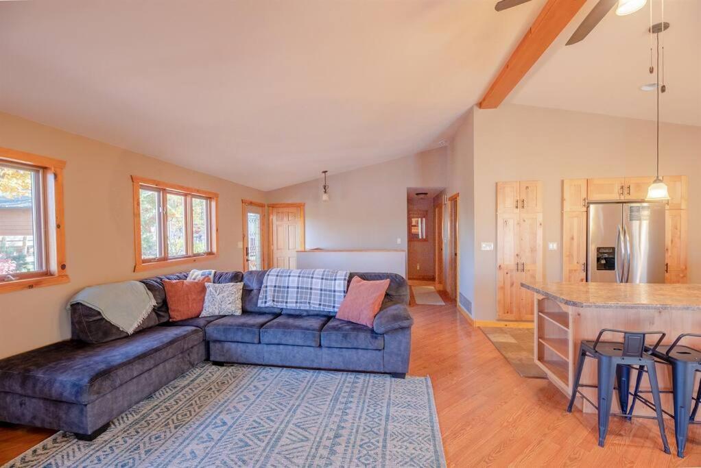 Fall Getaway Resort-3 King Suites, Dog-Friendly Seeley 外观 照片